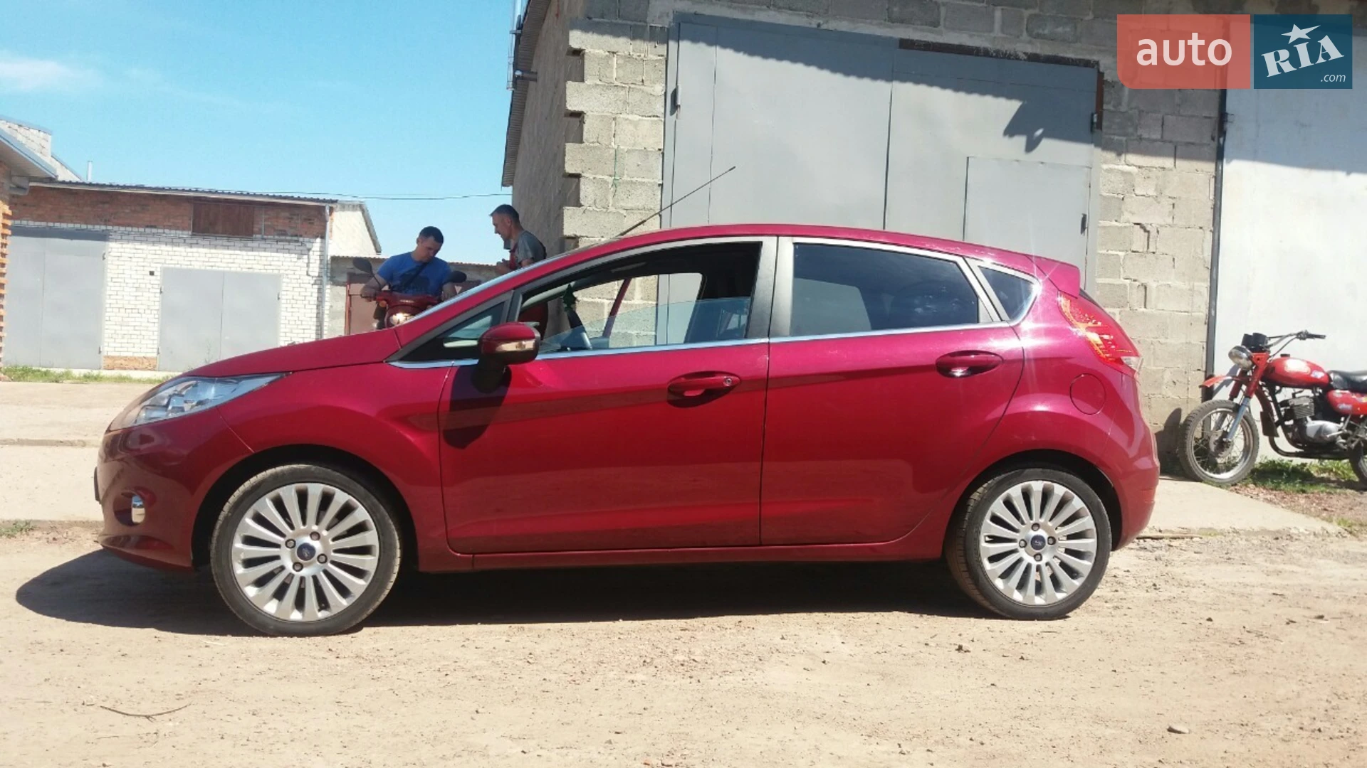 2010 Ford Fiesta - фото 1