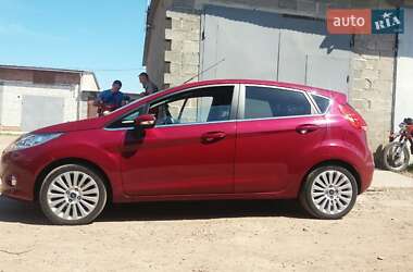 Хэтчбек Ford Fiesta 2010 в 