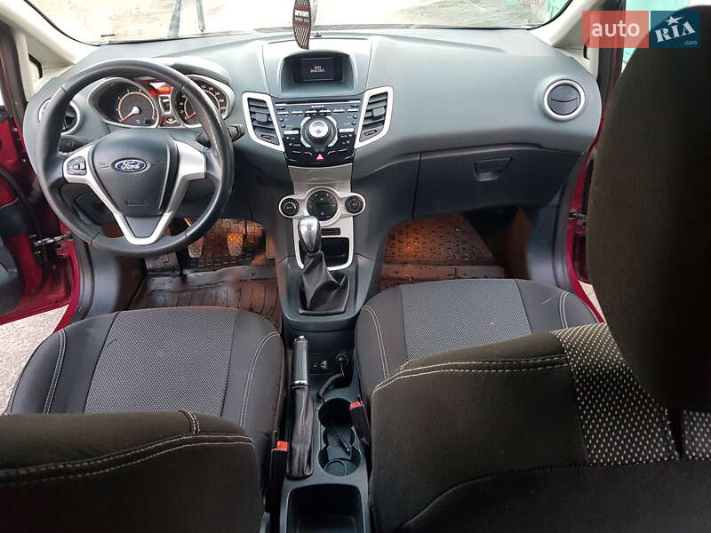 Хэтчбек Ford Fiesta 2010 в Львове