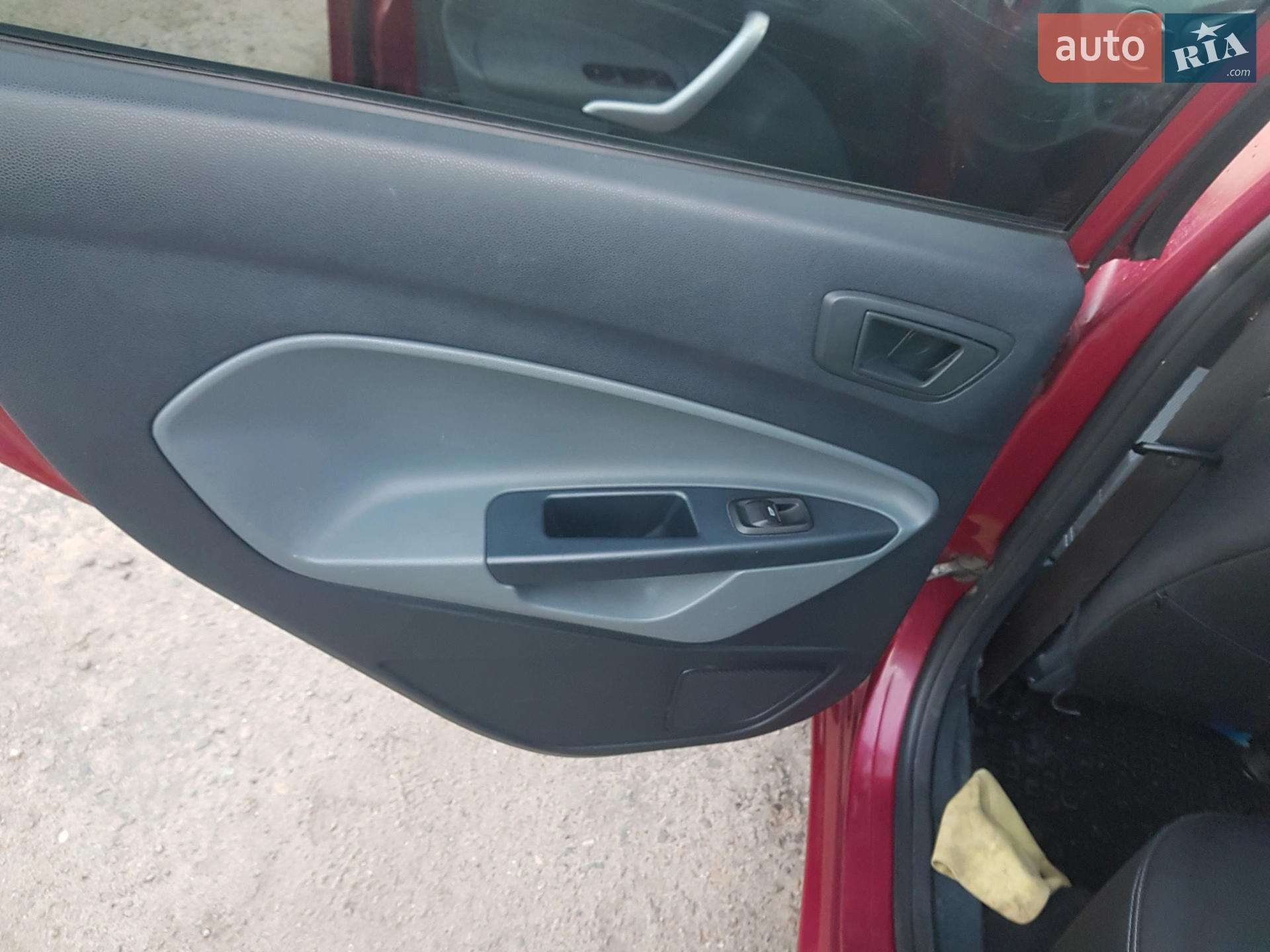 2010 Ford Fiesta - мініатюра 13