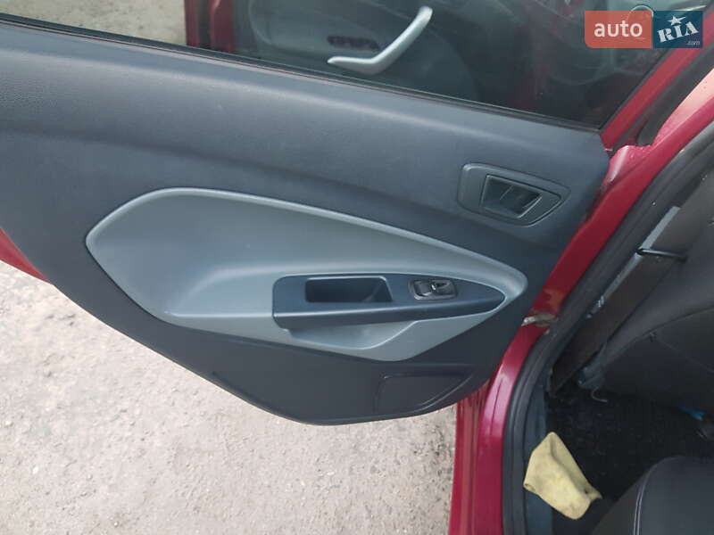 Хэтчбек Ford Fiesta 2010 в Львове