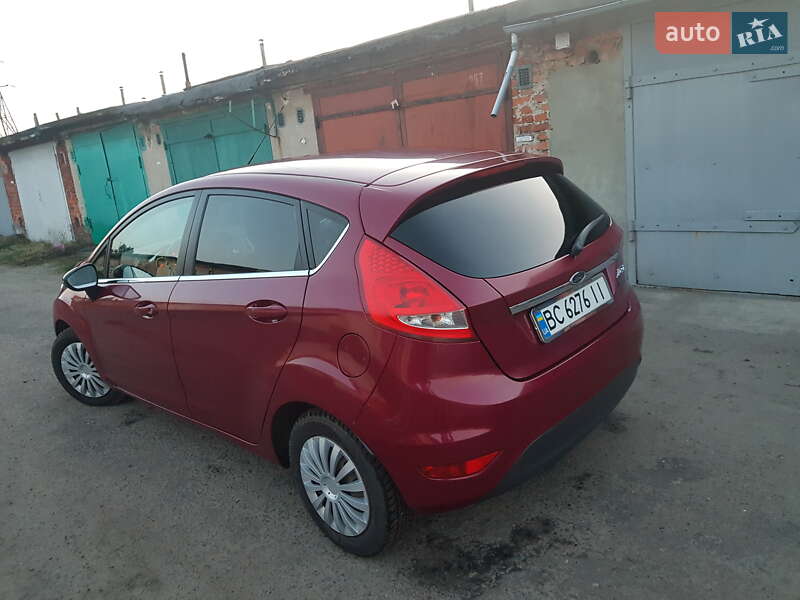Хэтчбек Ford Fiesta 2010 в Львове