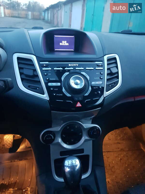 Хэтчбек Ford Fiesta 2010 в Львове