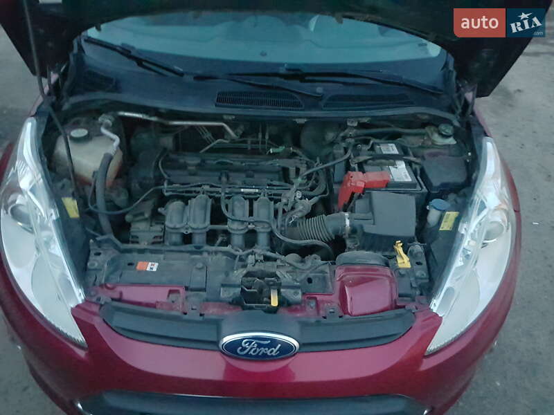 Хэтчбек Ford Fiesta 2010 в Львове