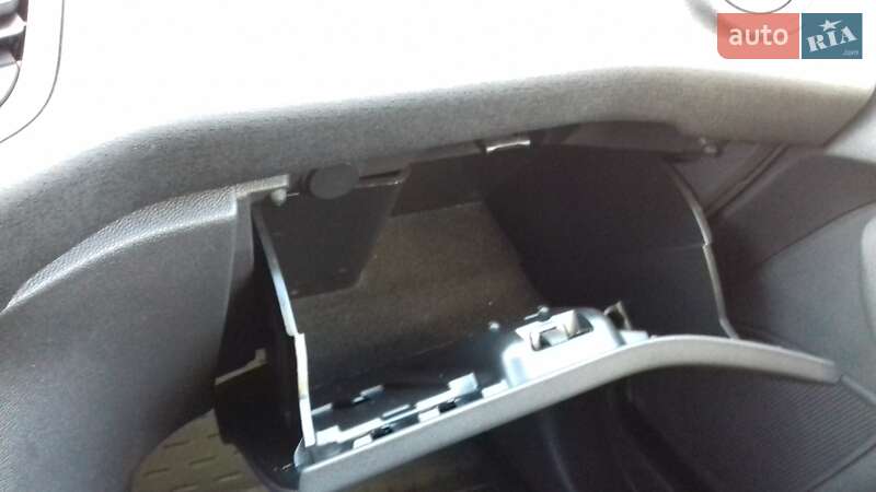 Хэтчбек Ford Fiesta 2013 в Киеве фото 18 Хэтчбек Ford Fiesta 2013 в Киеве