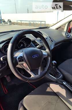 Хэтчбек Ford Fiesta 2015 в Запорожье