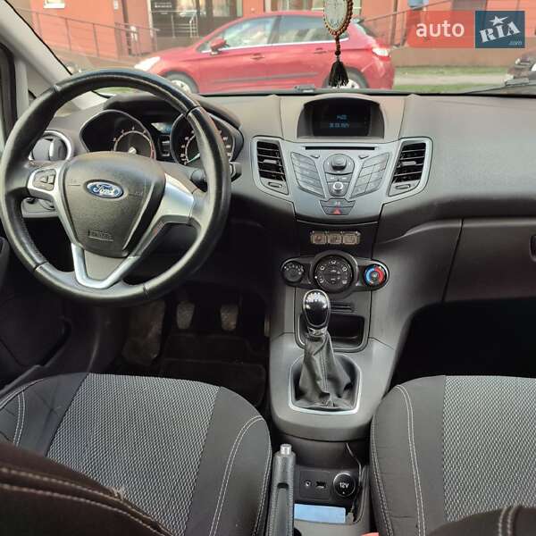 Хэтчбек Ford Fiesta 2013 в Киеве