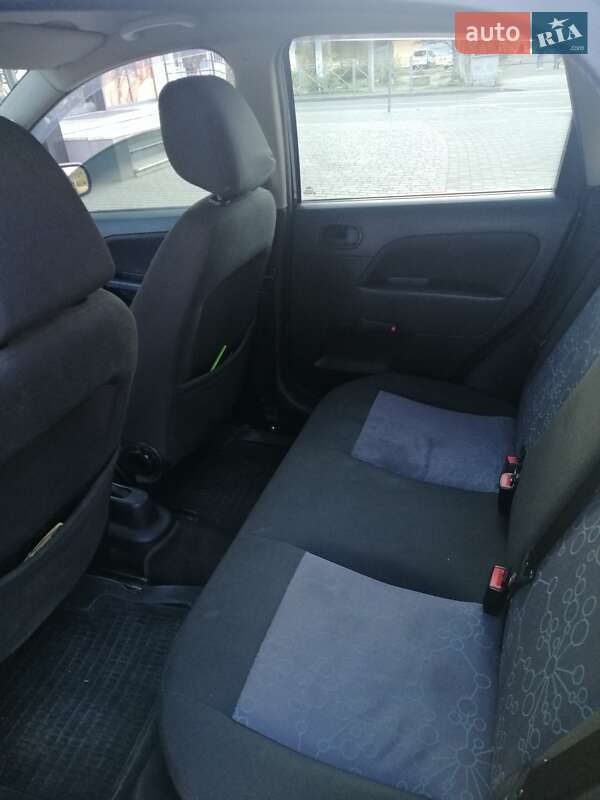 Хэтчбек Ford Fiesta 2006 в Николаеве