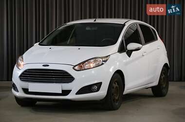 Хэтчбек Ford Fiesta 2015 в 