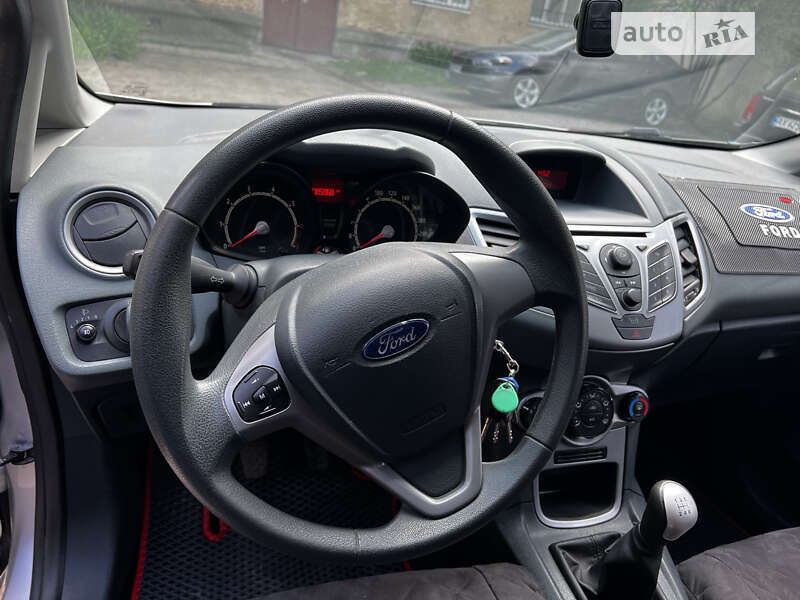 Хэтчбек Ford Fiesta 2010 в Львове фото 14 Хэтчбек Ford Fiesta 2010 в Львове