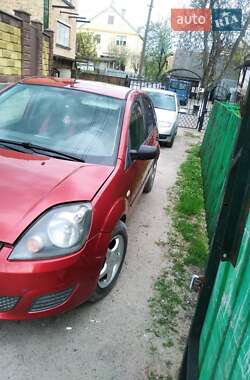 Хэтчбек Ford Fiesta 2006 в 