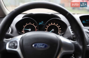 Хэтчбек Ford Fiesta 2016 в Львове