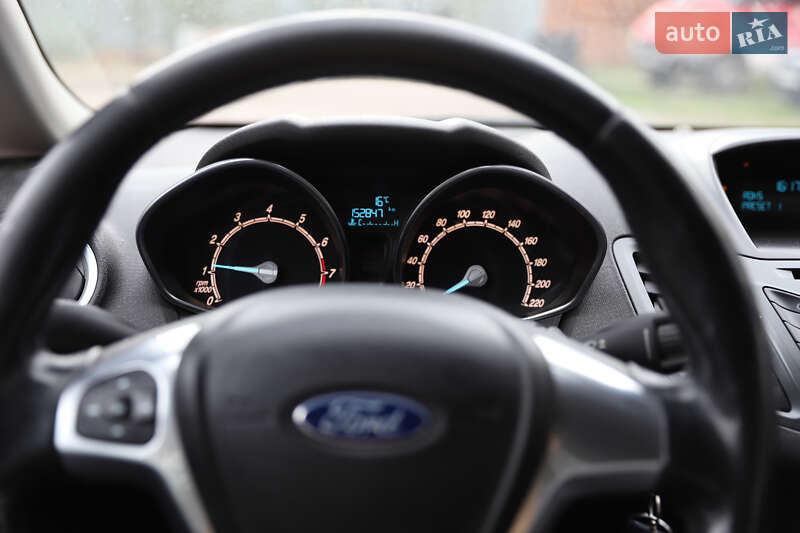 Хетчбек Ford Fiesta 2016 в Львові
