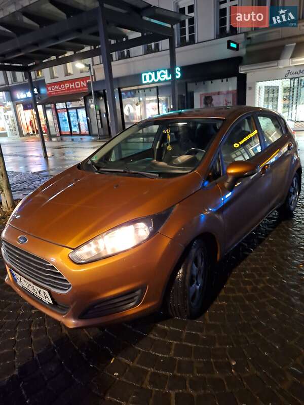 Хетчбек Ford Fiesta 2013 в Чернівцях