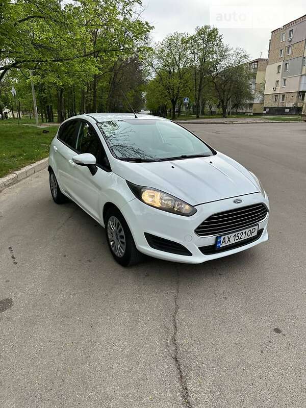 Хэтчбек Ford Fiesta 2015 в Харькове