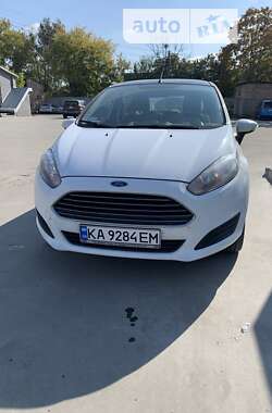 Хетчбек Ford Fiesta 2015 в Києві