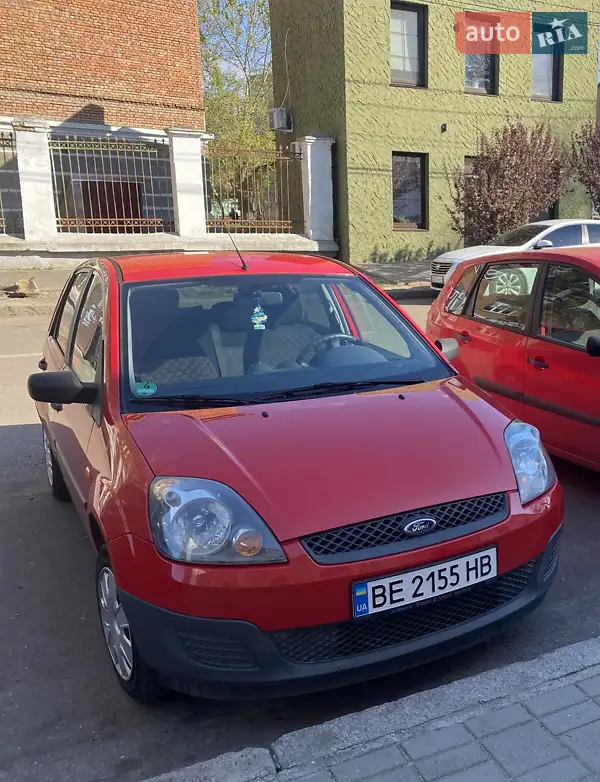 Хетчбек Ford Fiesta 2006 в 