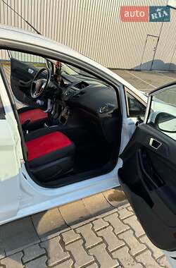 Хэтчбек Ford Fiesta 2014 в Хмельницком
