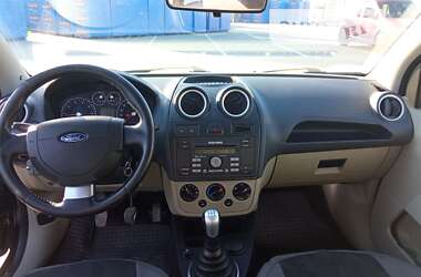 Хэтчбек Ford Fiesta 2006 в Боярке