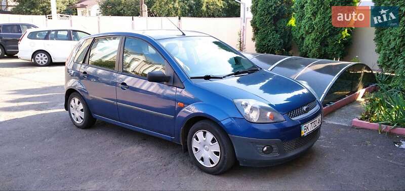 Хэтчбек Ford Fiesta 2007 в Ровно