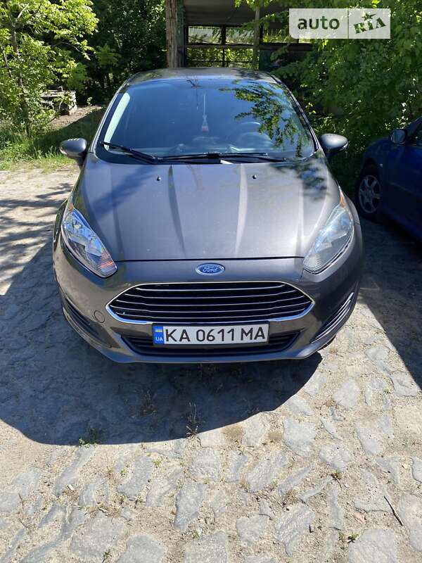 Хэтчбек Ford Fiesta 2015 в Смеле