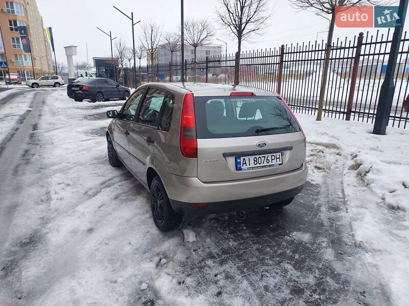 Хэтчбек Ford Fiesta 2003 в Киеве фото 3 Хэтчбек Ford Fiesta 2003 в Киеве