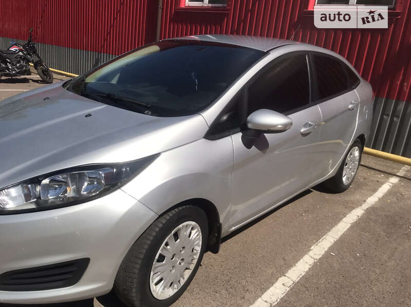 Седан Ford Fiesta 2014 в Луцке