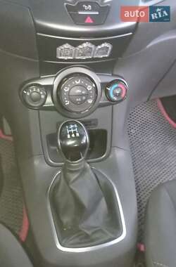 Хэтчбек Ford Fiesta 2015 в Бердичеве