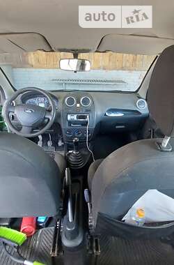 Хетчбек Ford Fiesta 2005 в Костянтинівці