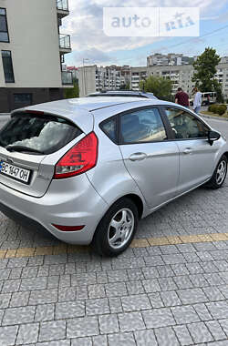 Хэтчбек Ford Fiesta 2012 в Львове