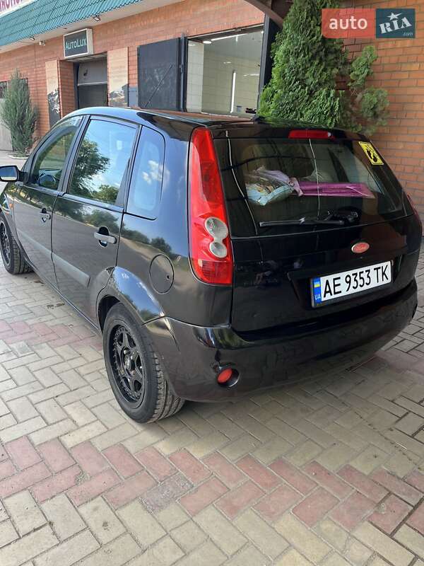 Хэтчбек Ford Fiesta 2007 в Новомосковске
