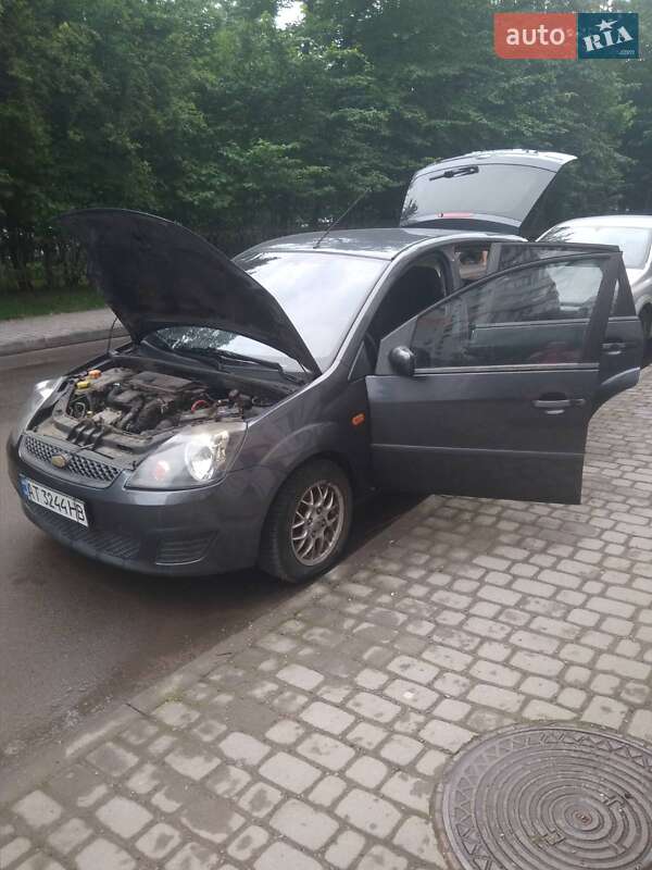 Хэтчбек Ford Fiesta 2007 в Ивано-Франковске