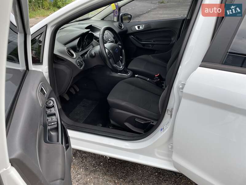 Хэтчбек Ford Fiesta 2015 в Харькове
