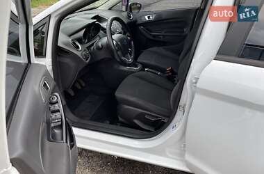 Хэтчбек Ford Fiesta 2015 в 