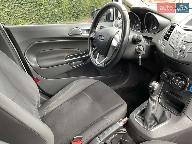 Хэтчбек Ford Fiesta 2015 в Харькове