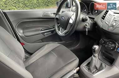 Хэтчбек Ford Fiesta 2015 в 