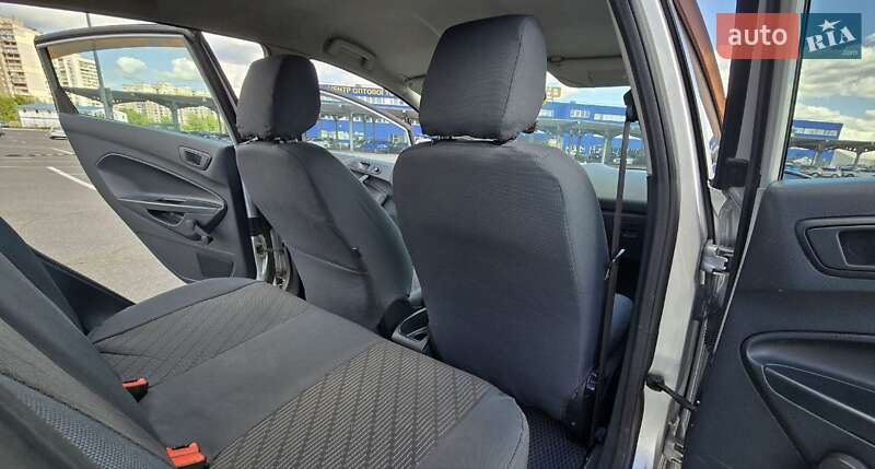 Хэтчбек Ford Fiesta 2012 в Киеве