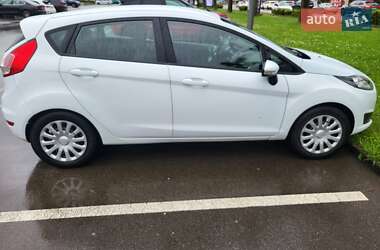 Хэтчбек Ford Fiesta 2016 в Ужгороде