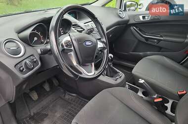 Хэтчбек Ford Fiesta 2016 в Ужгороде