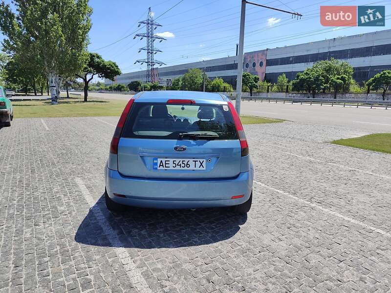 Хэтчбек Ford Fiesta 2002 в Днепре