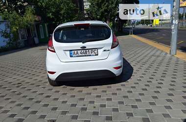 Хетчбек Ford Fiesta 2016 в Києві