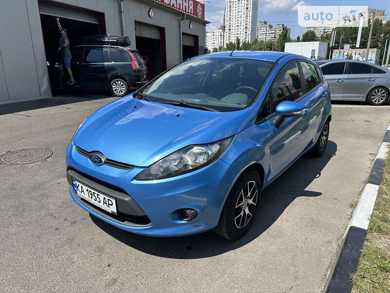 Хэтчбек Ford Fiesta 2010 в Киеве