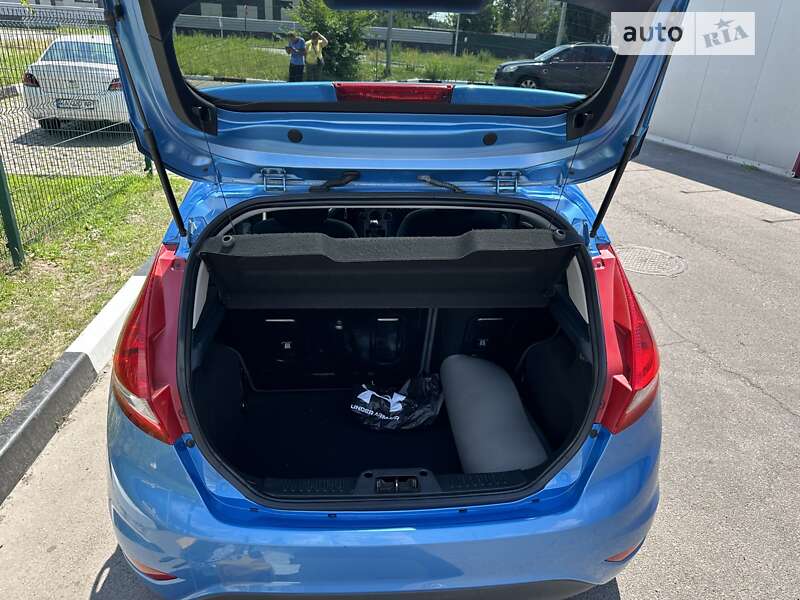 Хэтчбек Ford Fiesta 2010 в Киеве