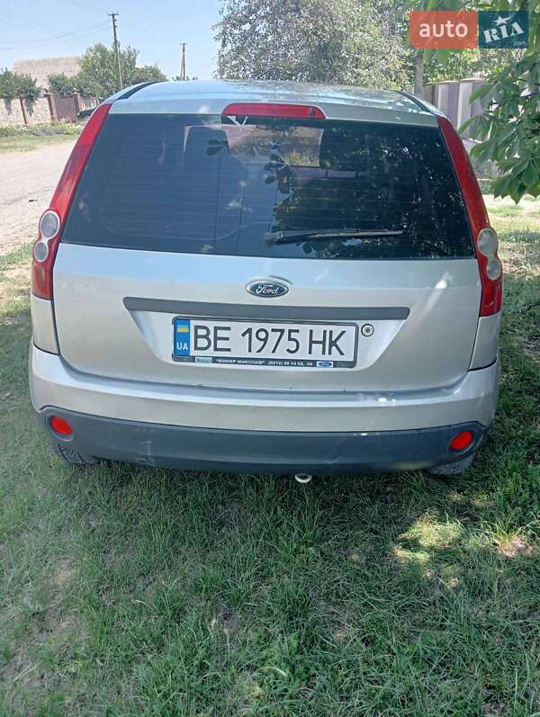 Хэтчбек Ford Fiesta 2007 в Березанке