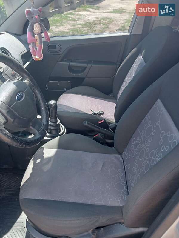 Хэтчбек Ford Fiesta 2007 в Березанке