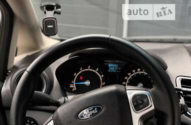 Хетчбек Ford Fiesta 2014 в Івано-Франківську