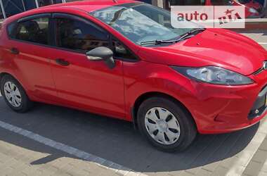 Хетчбек Ford Fiesta 2010 в Ромнах