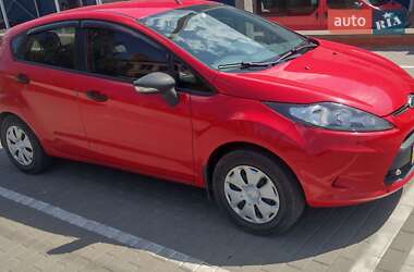 Хетчбек Ford Fiesta 2010 в Ромнах