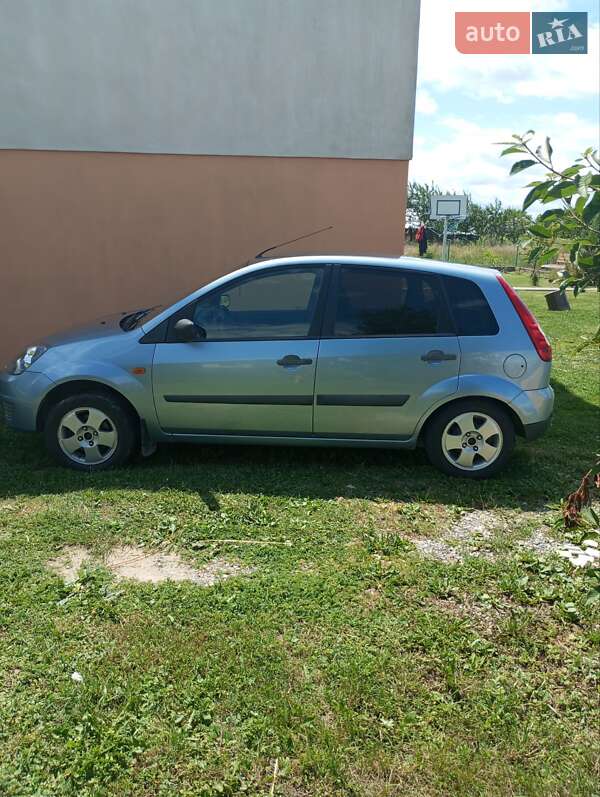 Хэтчбек Ford Fiesta 2006 в Ивано-Франковске