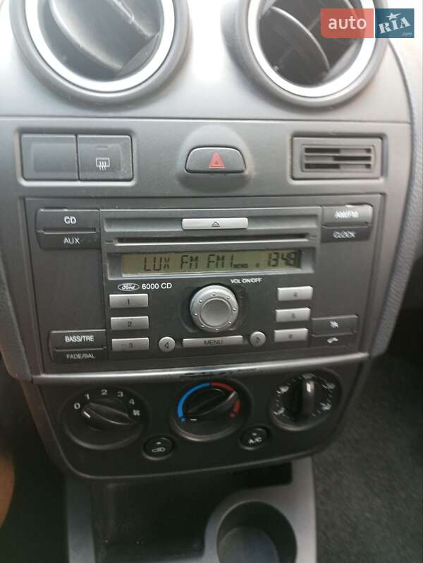 Хэтчбек Ford Fiesta 2006 в Ивано-Франковске